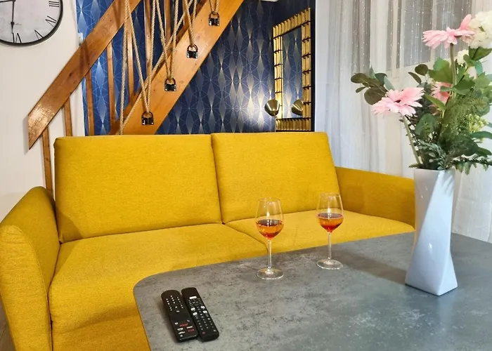 Escale Au Coeur Du Mans, Entre Gare Et Centre * Le Mans